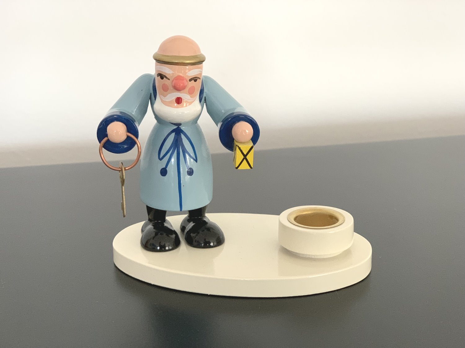 Erzgebirge light bearer angel wax candle, 36 cm