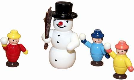 Snowman with children decorative figure made of wood up to 5.5cm